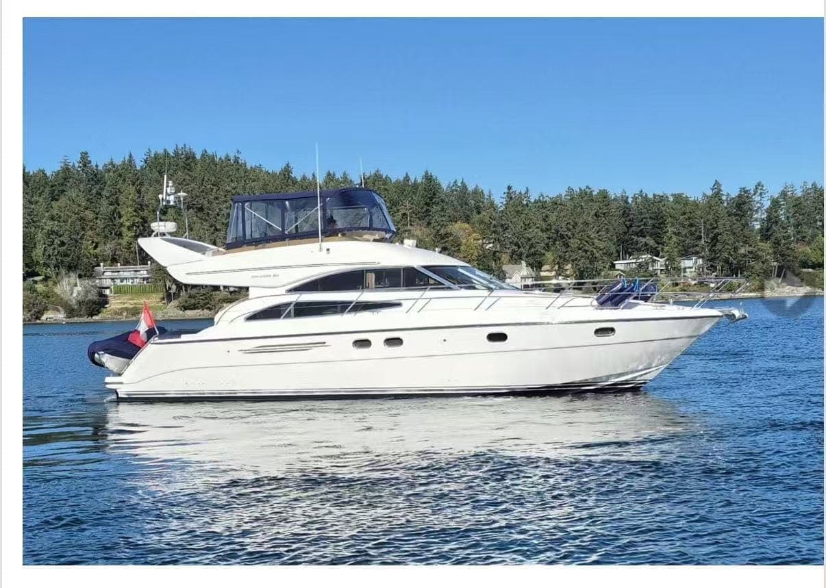 Sunset for twelve on a premium yacht