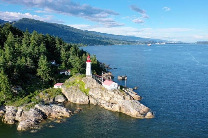 Out to the West Vancouver lighthouse