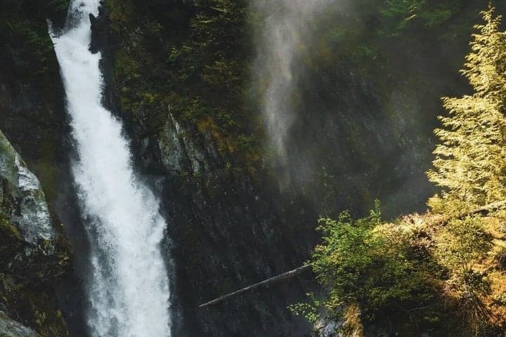 Vancouver Granite Falls Cruise · 3-Star Comfort Class